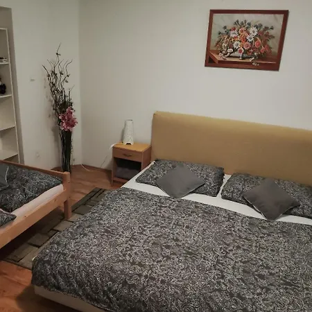 Na Kopci 84 Apartament *