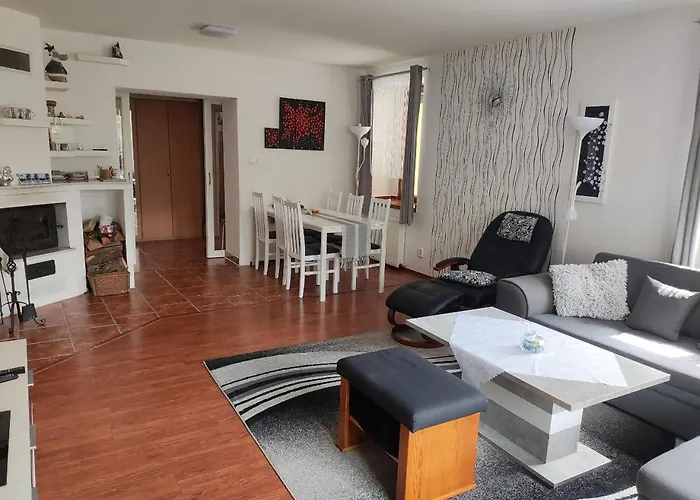 Na Kopci 84 Apartment