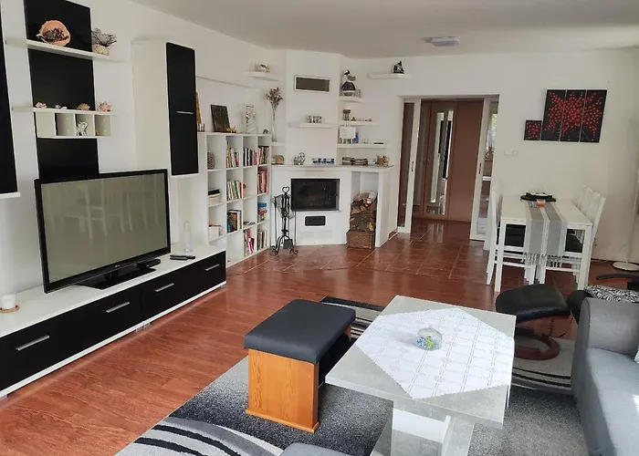 Na Kopci 84 דירה